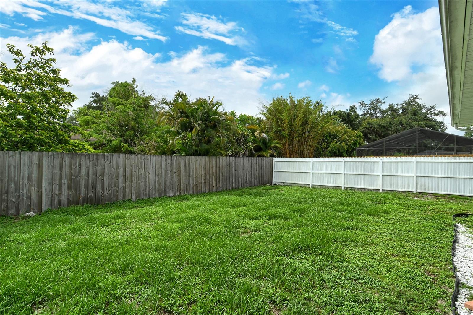 2480 MCGUFFY CIR, SARASOTA, FL, 34235