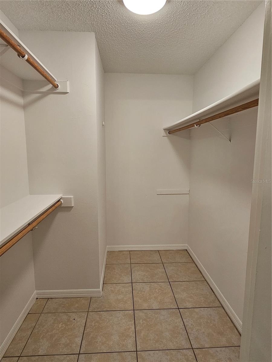 733 E ALFRED ST, TAVARES, FL, 32778