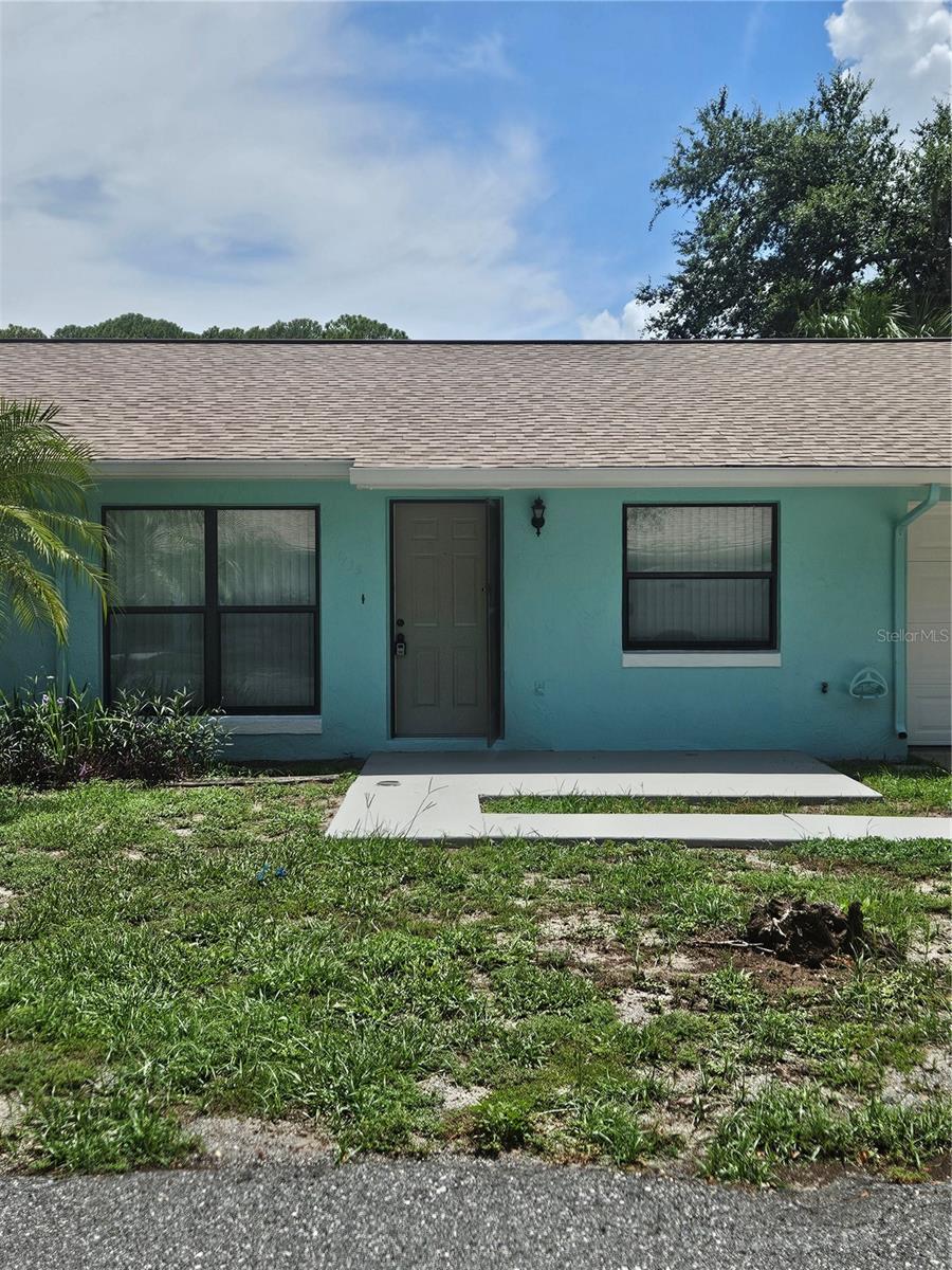 733 E ALFRED ST, TAVARES, FL, 32778