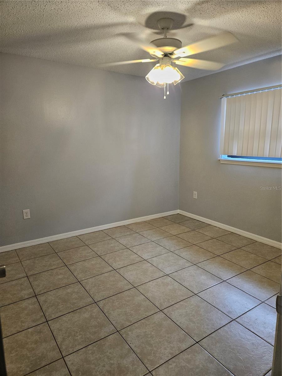 733 E ALFRED ST, TAVARES, FL, 32778