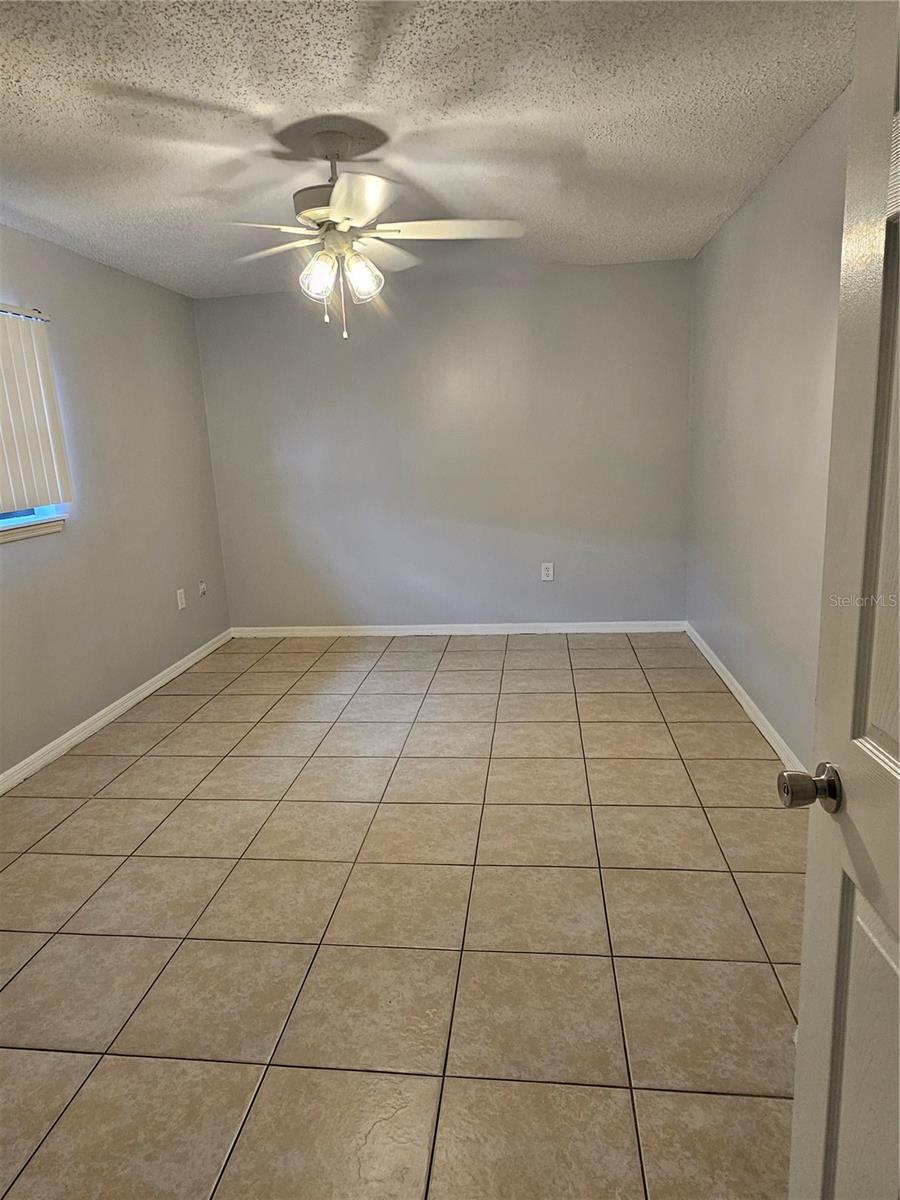 733 E ALFRED ST, TAVARES, FL, 32778