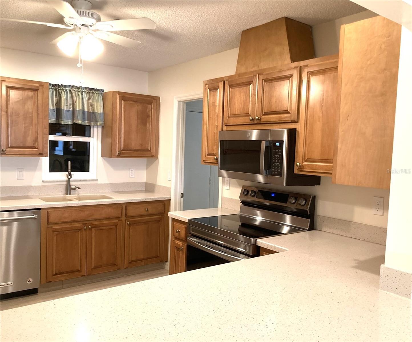1505 CLOISTER DR, SUN CITY CENTER, FL, 33573