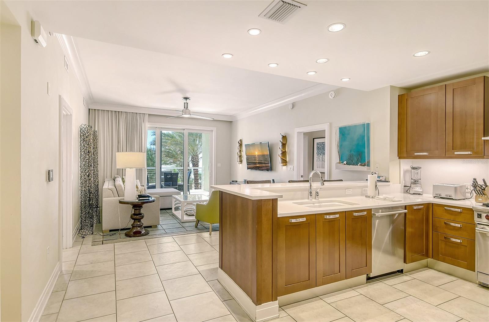 915 SEASIDE DR #607, Weeks 14-15, SARASOTA, FL, 34242