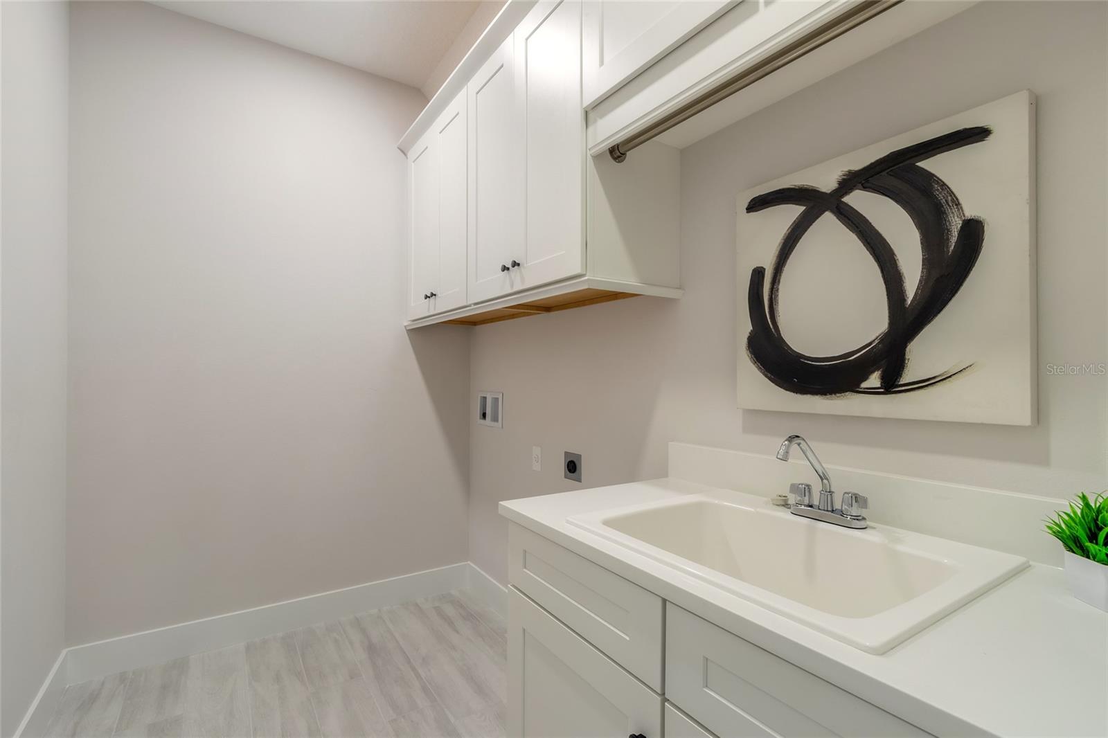 702 SKYLANE CIR, EDGEWATER, FL, 32132