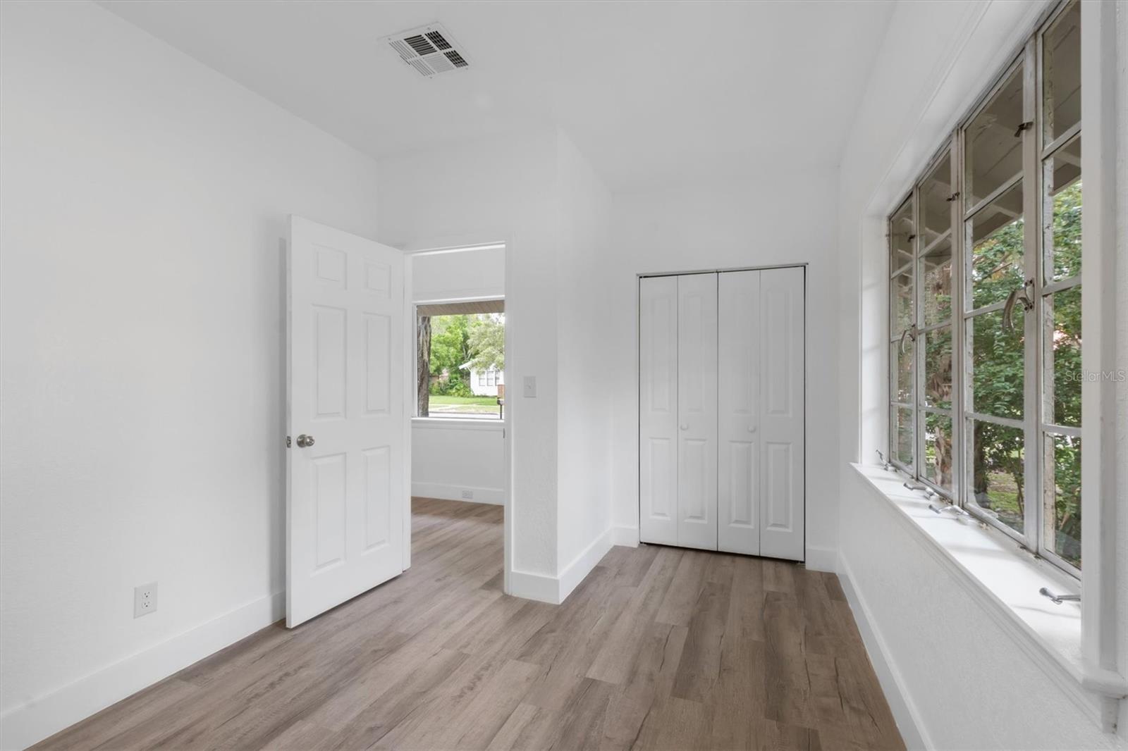 417 E SEMINOLE AVE, LAKE WALES, FL, 33853