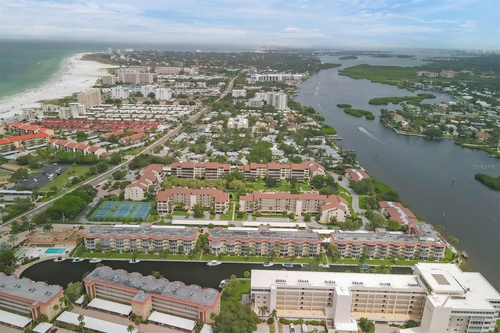 1300 N PORTOFINO DR #208, SARASOTA, FL, 34242