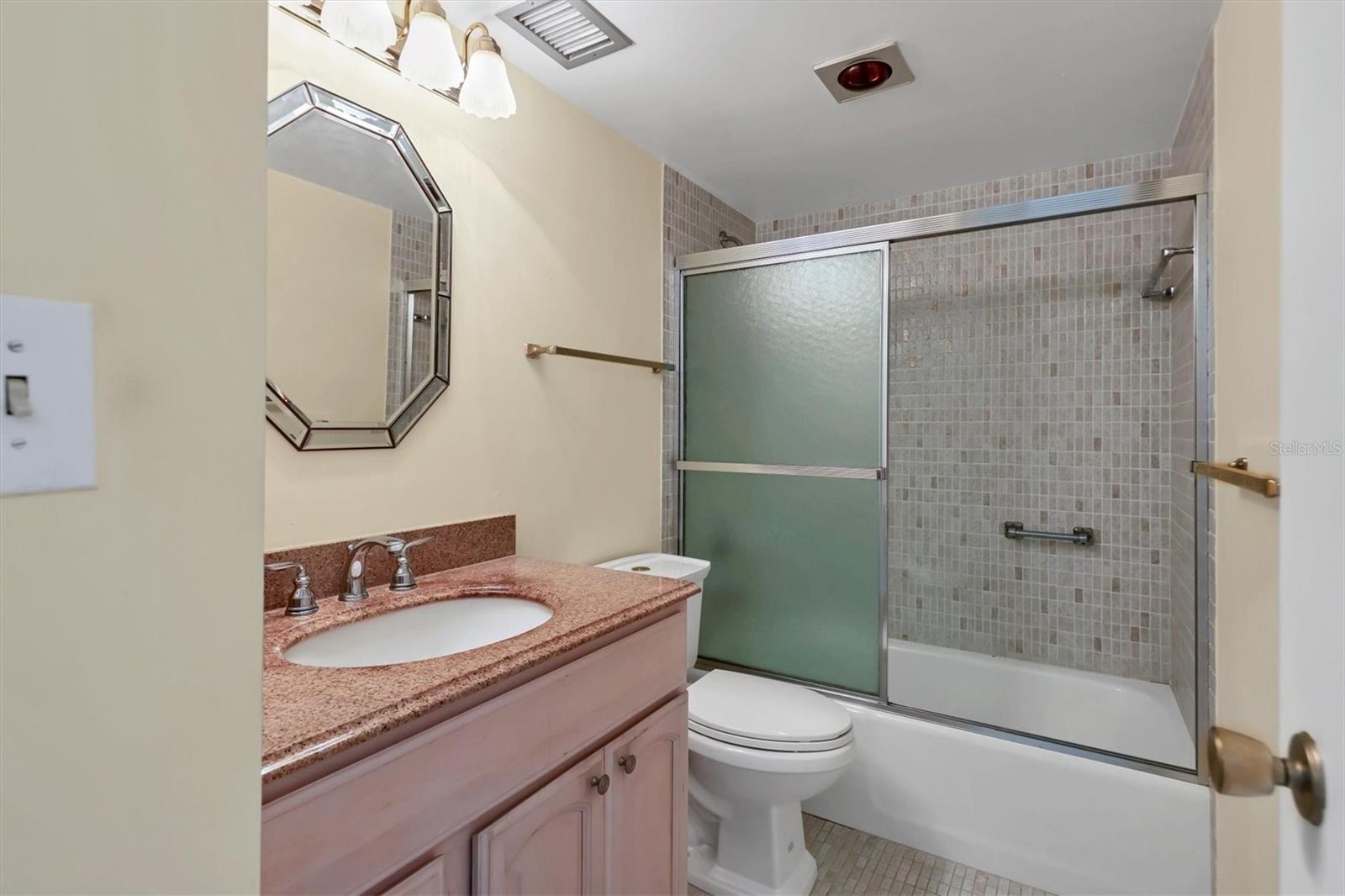 1300 N PORTOFINO DR #208, SARASOTA, FL, 34242