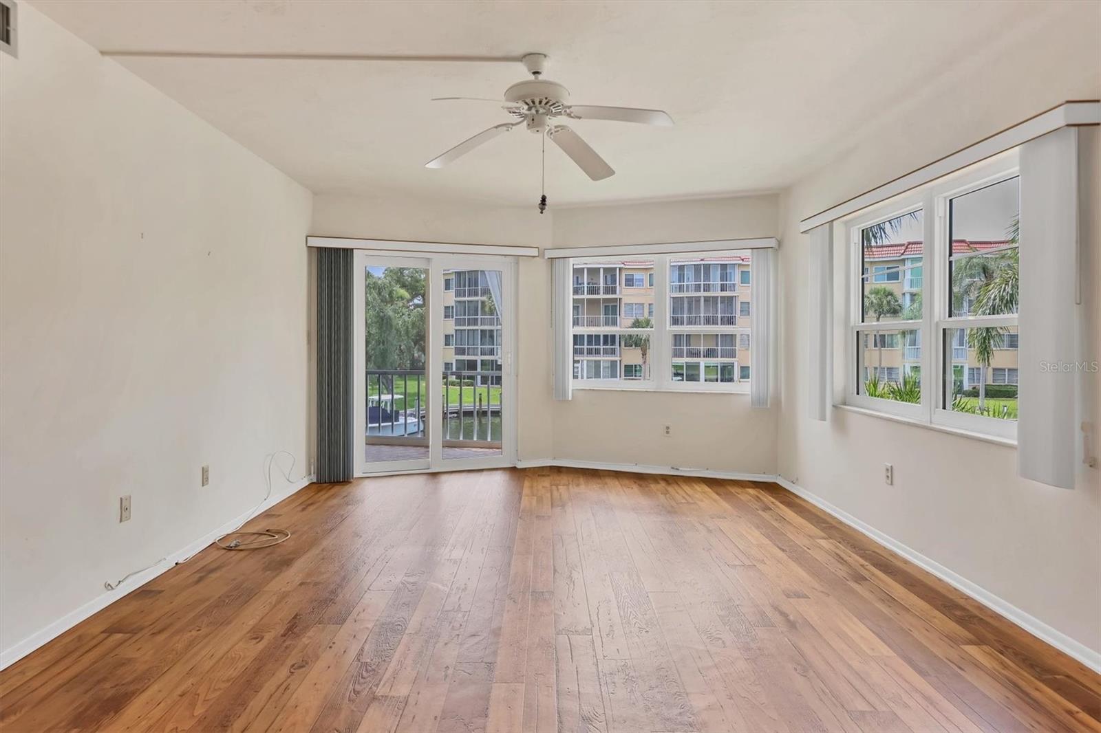 1300 N PORTOFINO DR #208, SARASOTA, FL, 34242