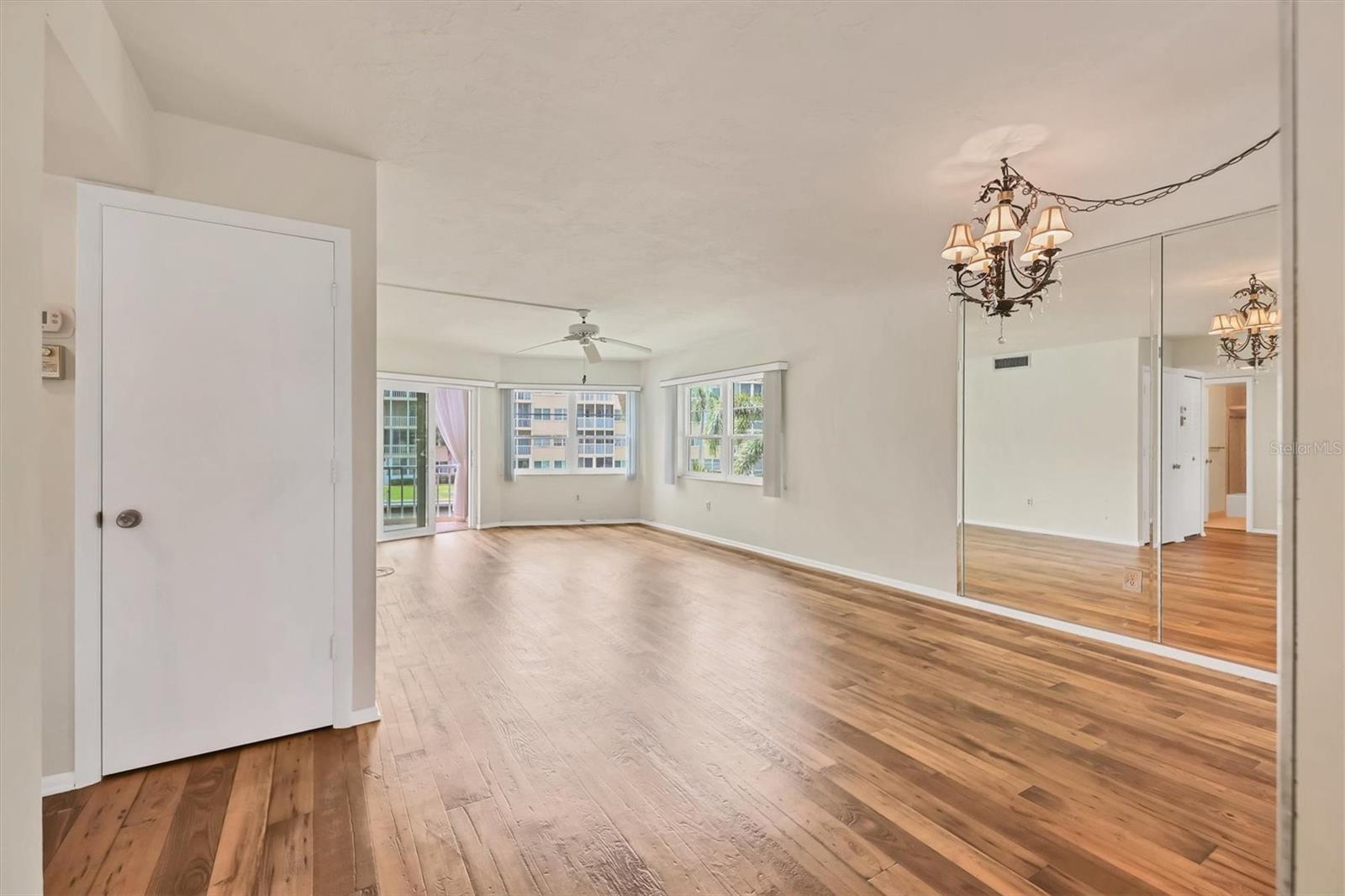 1300 N PORTOFINO DR #208, SARASOTA, FL, 34242