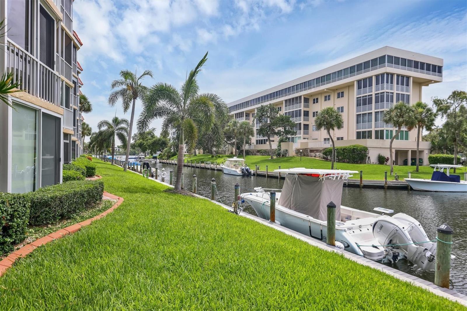 1300 N PORTOFINO DR #208, SARASOTA, FL, 34242