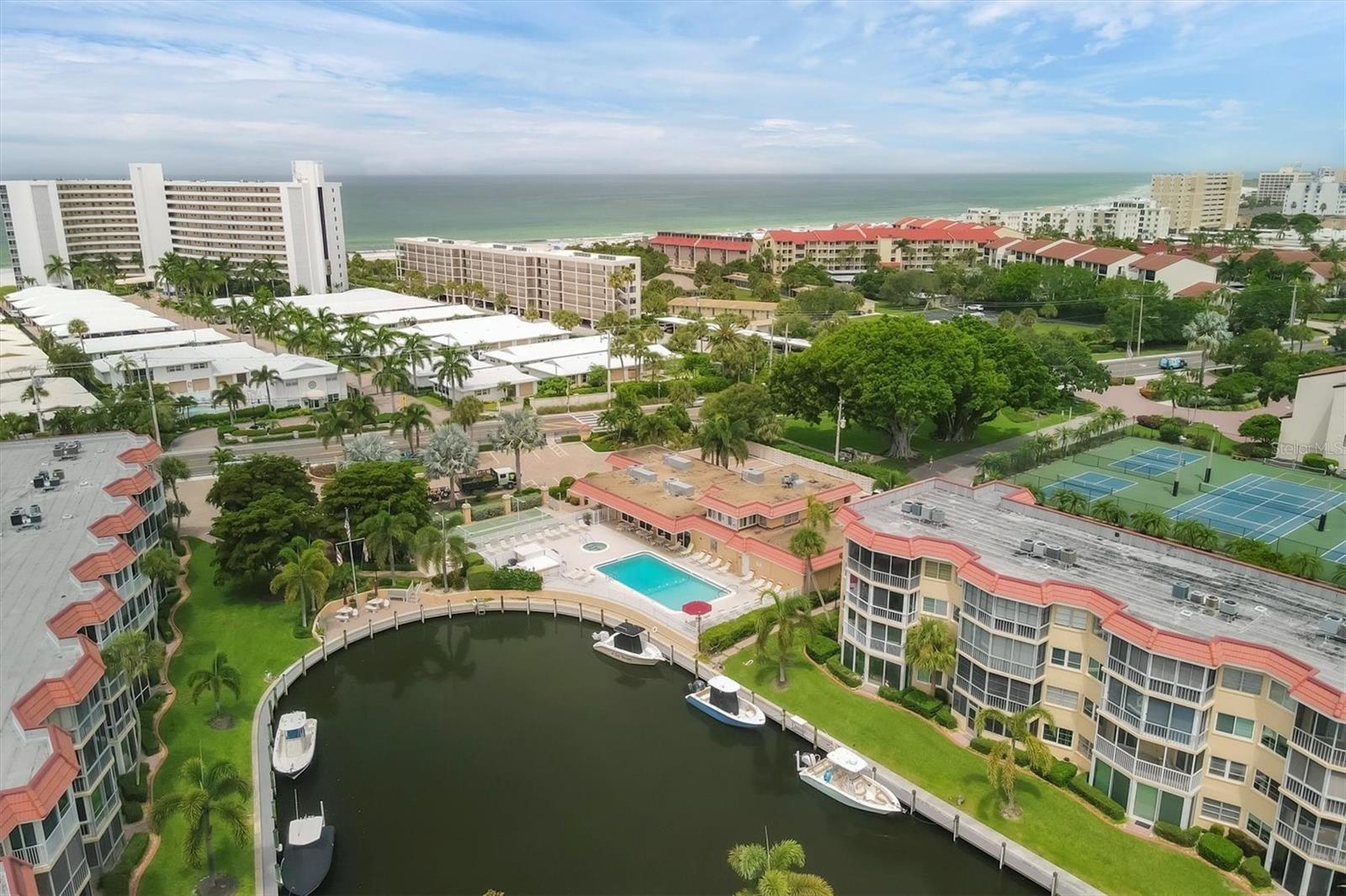 1300 N PORTOFINO DR #208, SARASOTA, FL, 34242