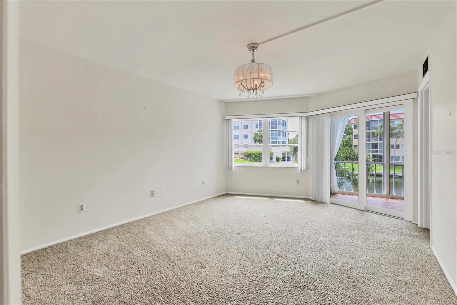 1300 N PORTOFINO DR #208, SARASOTA, FL, 34242