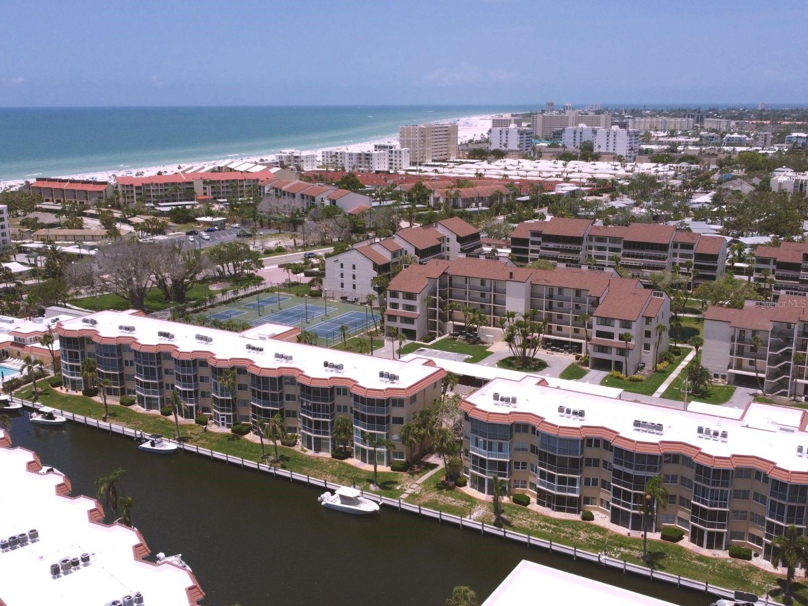 1300 N PORTOFINO DR #208, SARASOTA, FL, 34242