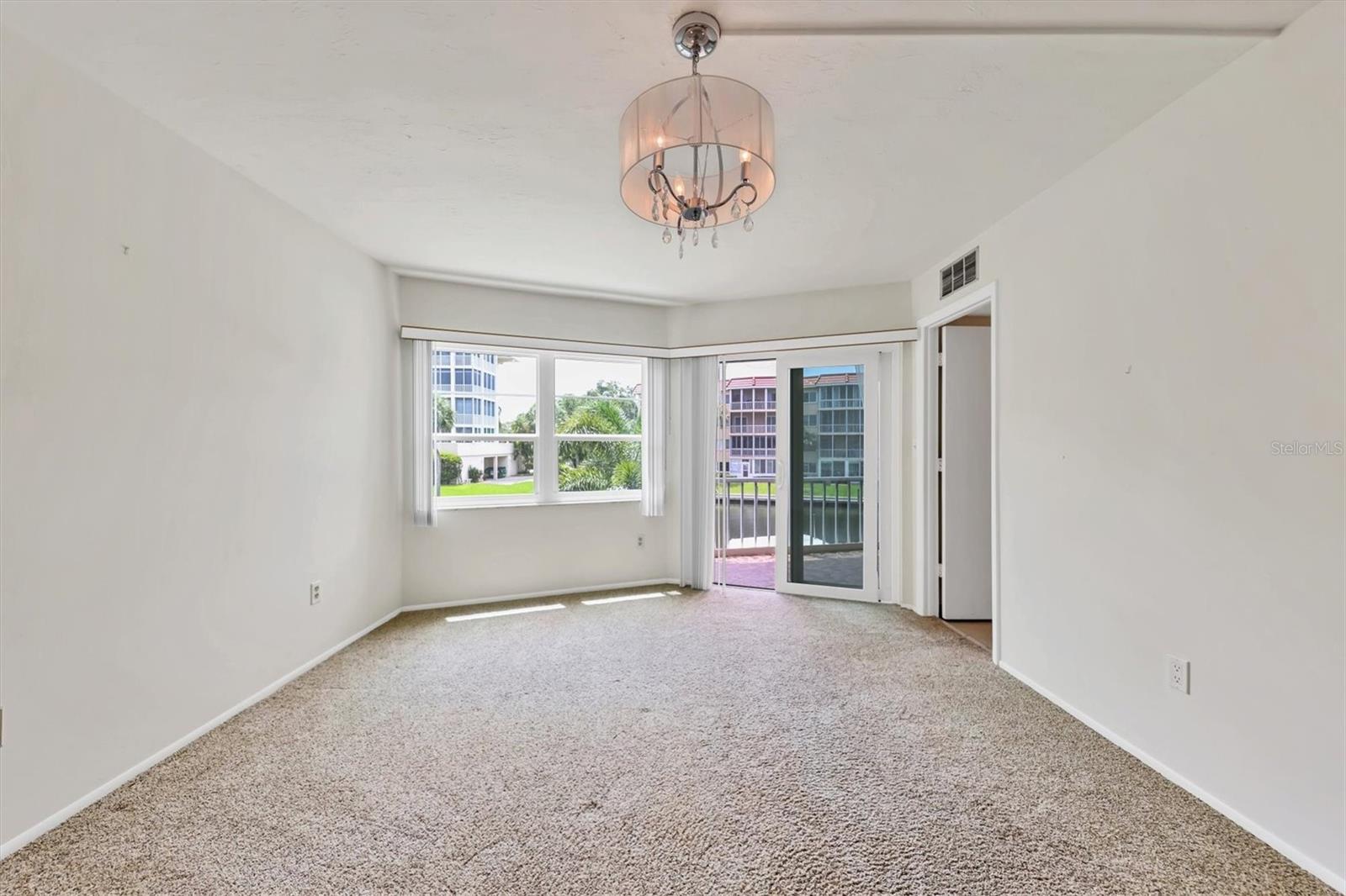 1300 N PORTOFINO DR #208, SARASOTA, FL, 34242