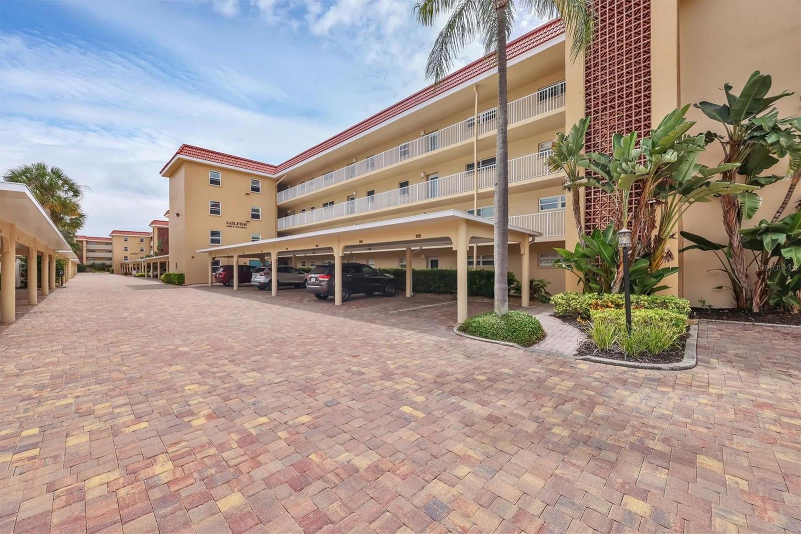 1300 N PORTOFINO DR #208, SARASOTA, FL, 34242