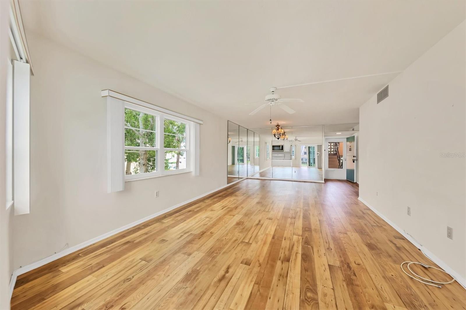 1300 N PORTOFINO DR #208, SARASOTA, FL, 34242