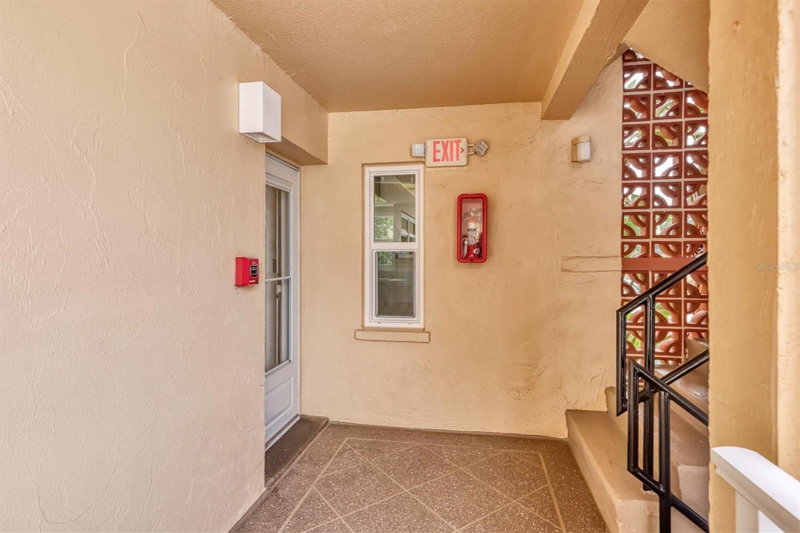 1300 N PORTOFINO DR #208, SARASOTA, FL, 34242