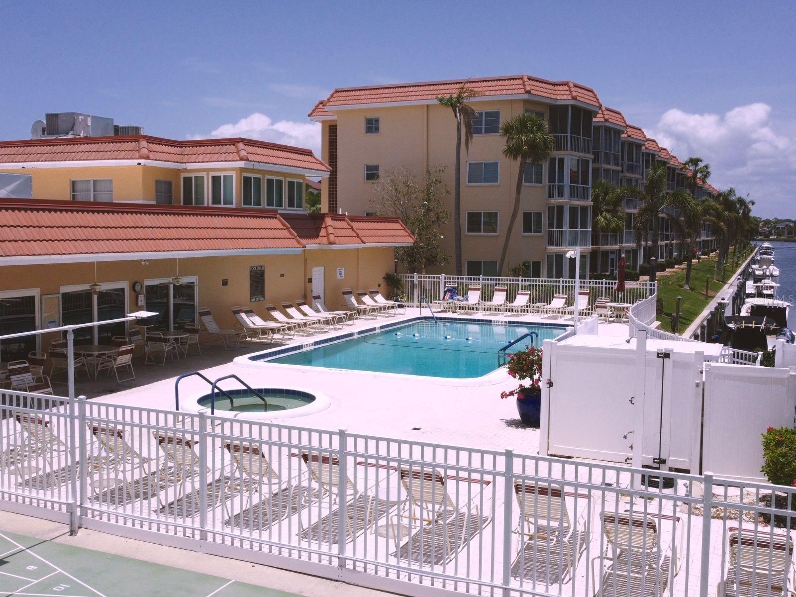 1300 N PORTOFINO DR #208, SARASOTA, FL, 34242