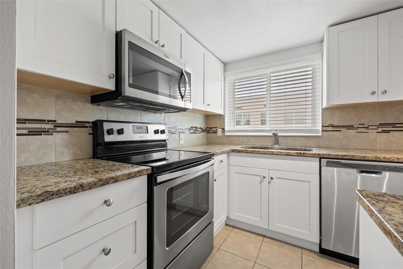 1200 N SHORE DR NE #301, ST PETERSBURG, FL, 33701