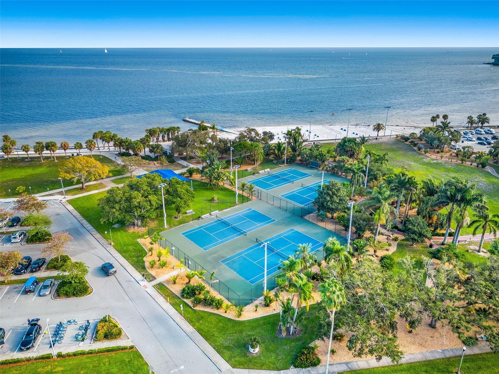 1200 N SHORE DR NE #301, ST PETERSBURG, FL, 33701