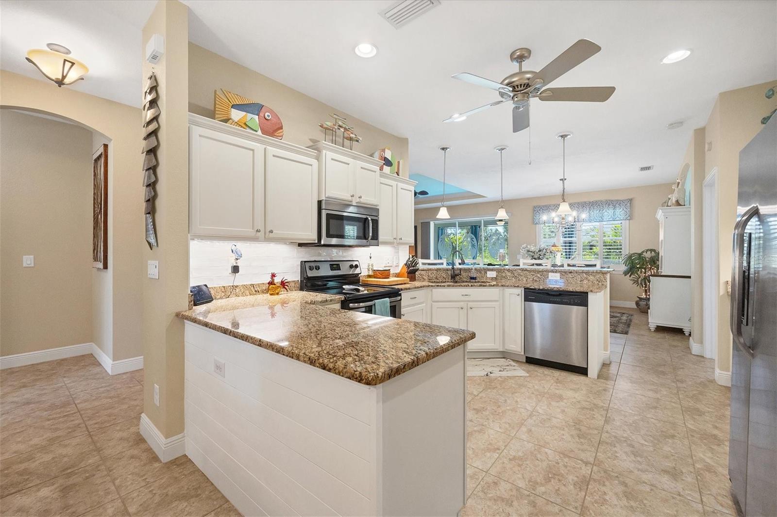 117 BEAU RIVAGE DR, ROTONDA WEST, FL, 33947