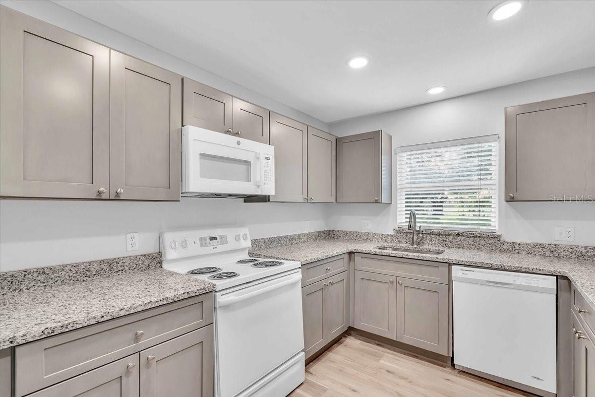 383 BOBBY JONES RD #383, SARASOTA, FL, 34232