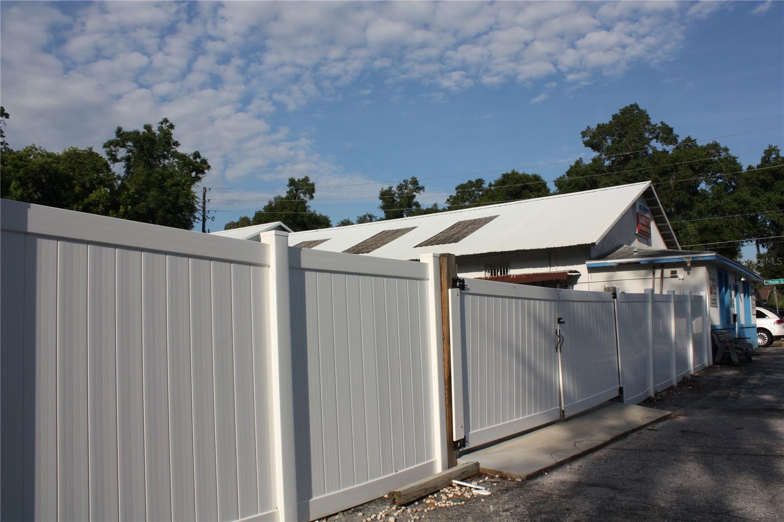 1310 E 1ST AVE, MOUNT DORA, FL, 32757