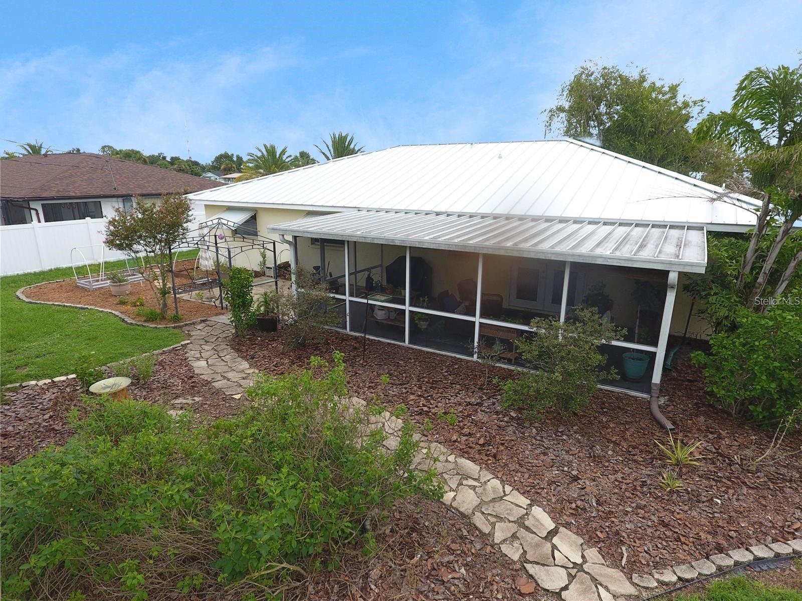 834 FOREST HILL LN NW, PORT CHARLOTTE, FL, 33948