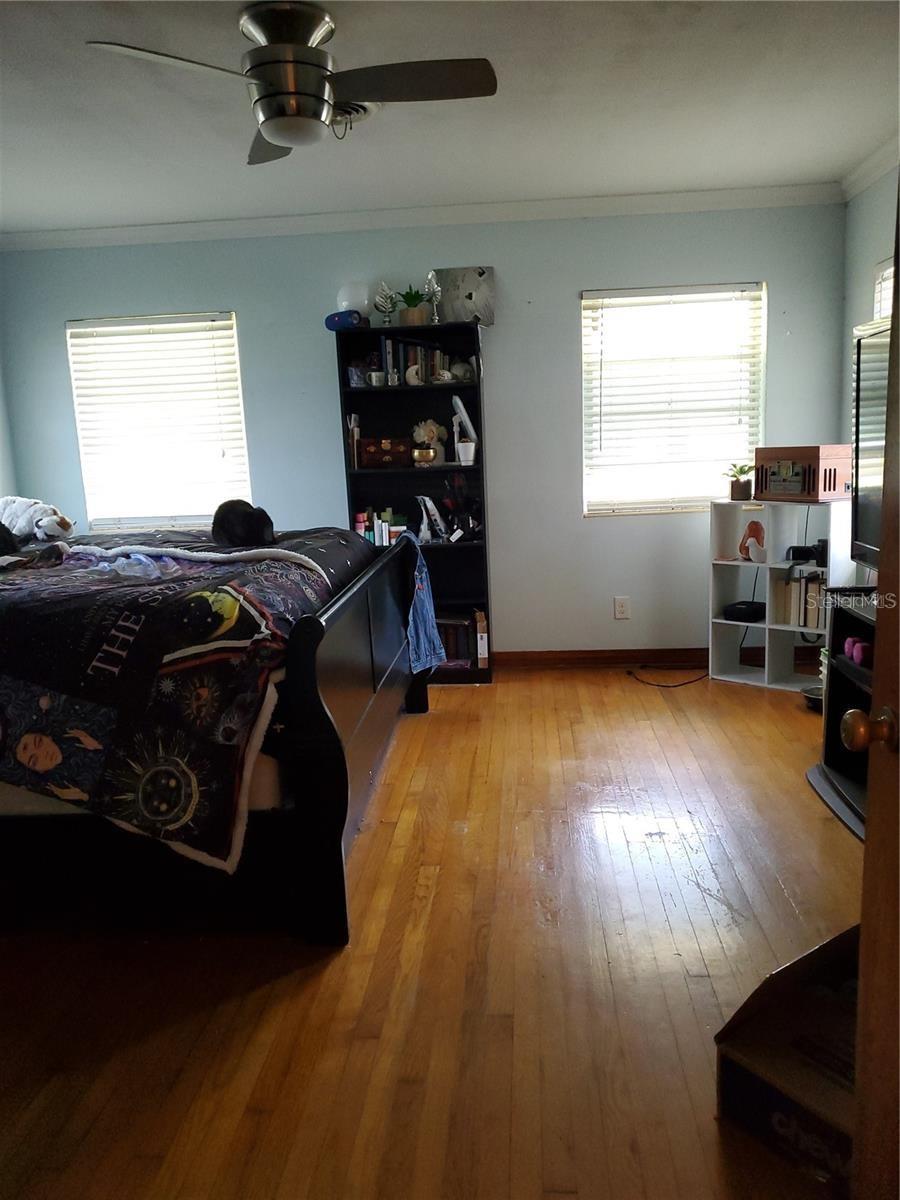 1050 S MAIN AVE, GROVELAND, FL, 34736