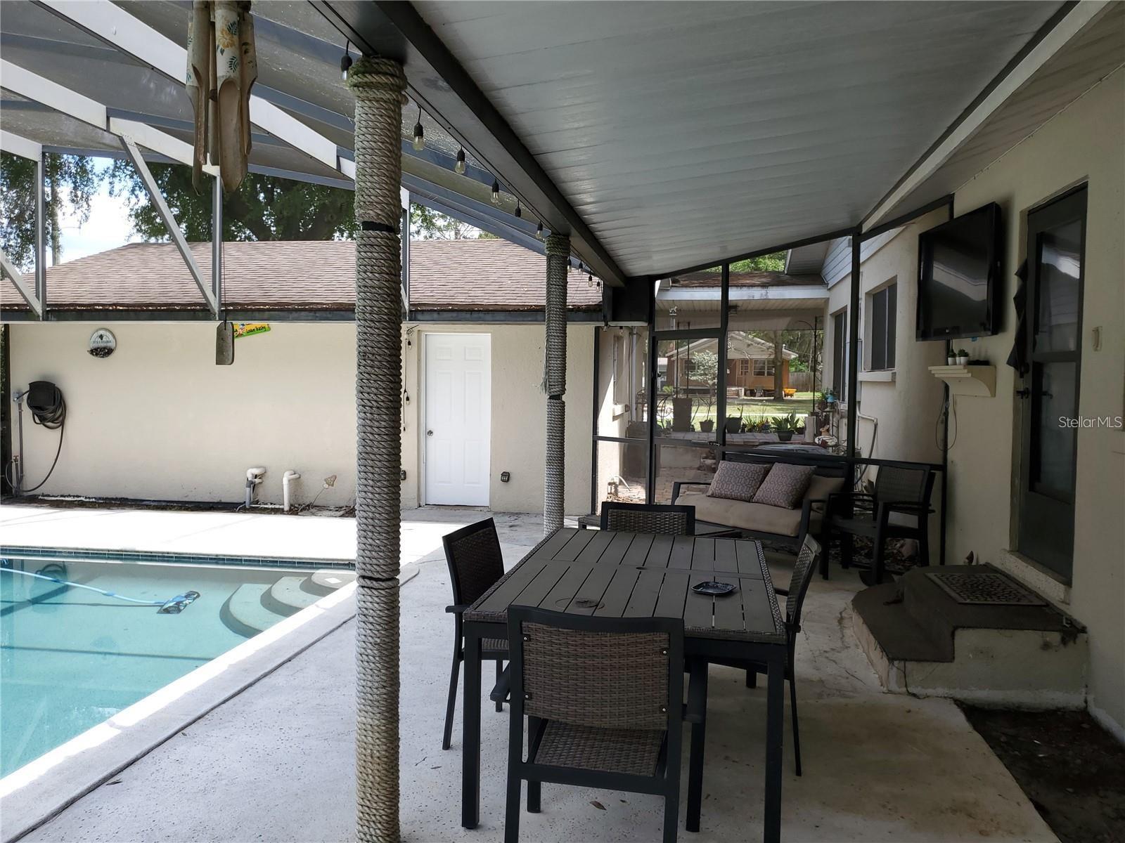 1050 S MAIN AVE, GROVELAND, FL, 34736