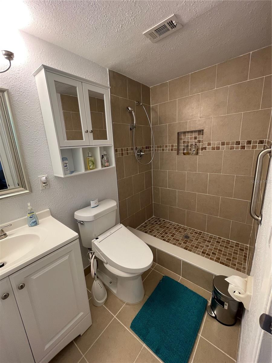 5736 COLONIAL DR, NEW PORT RICHEY, FL, 34653