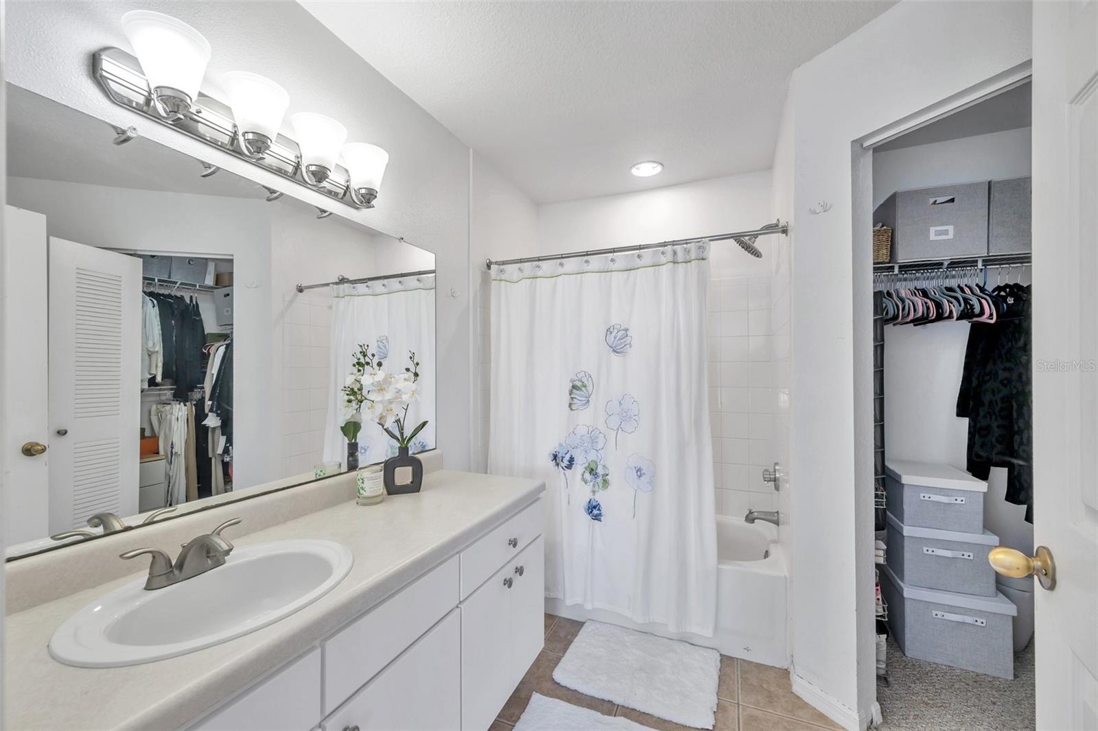 9036 LAKE CHASE ISLAND WAY #9036, TAMPA, FL, 33626