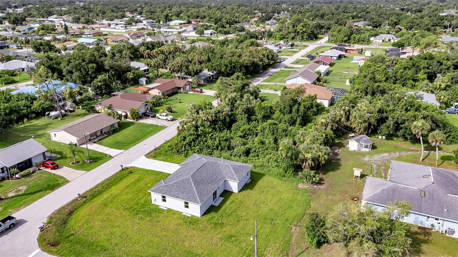 924 TROPICAL AVE NW, PORT CHARLOTTE, FL, 33948