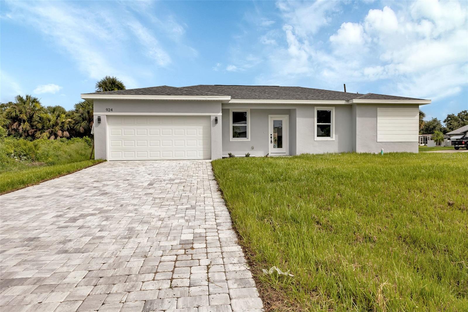 924 TROPICAL AVE NW, PORT CHARLOTTE, FL, 33948