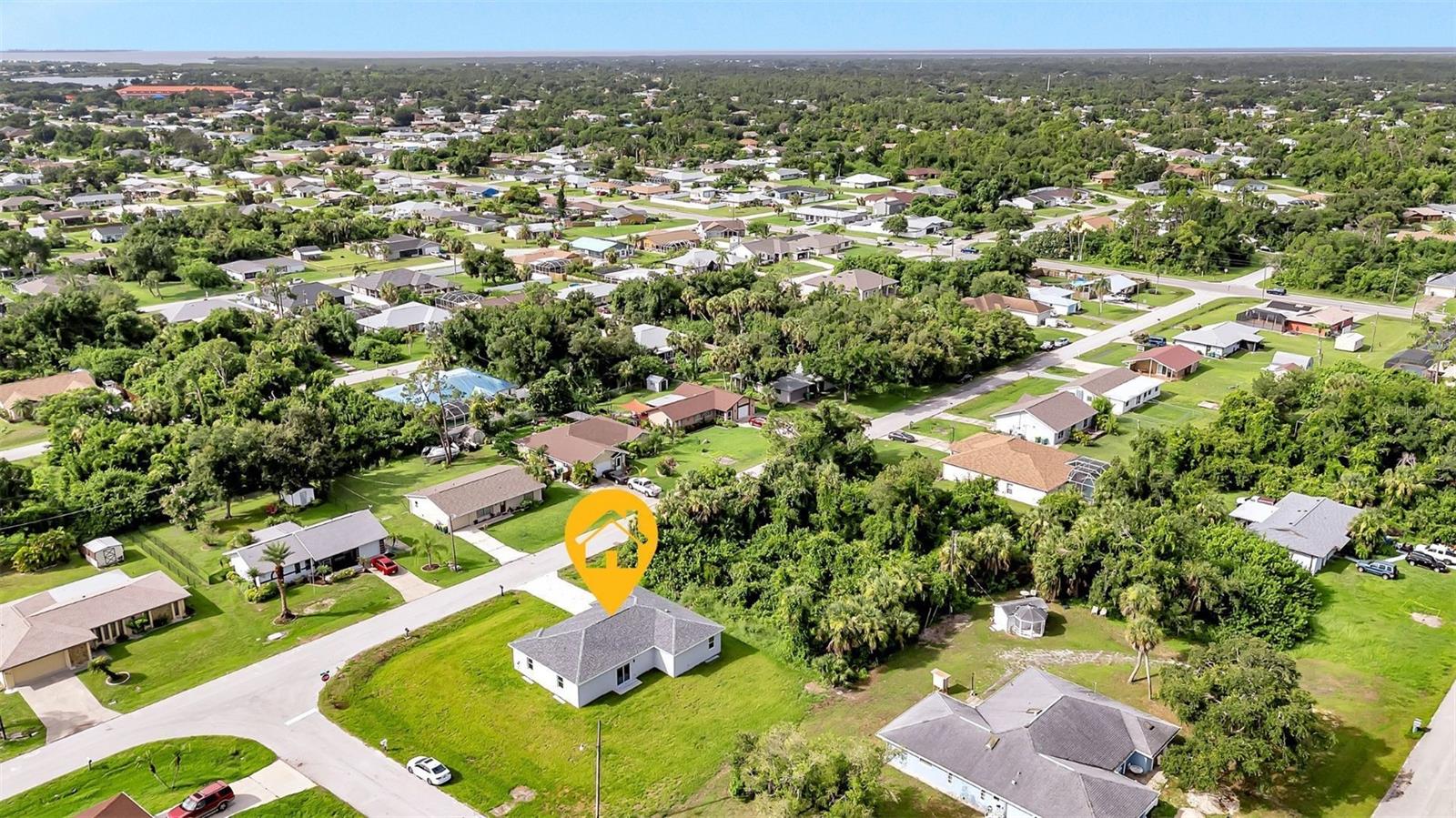 924 TROPICAL AVE NW, PORT CHARLOTTE, FL, 33948
