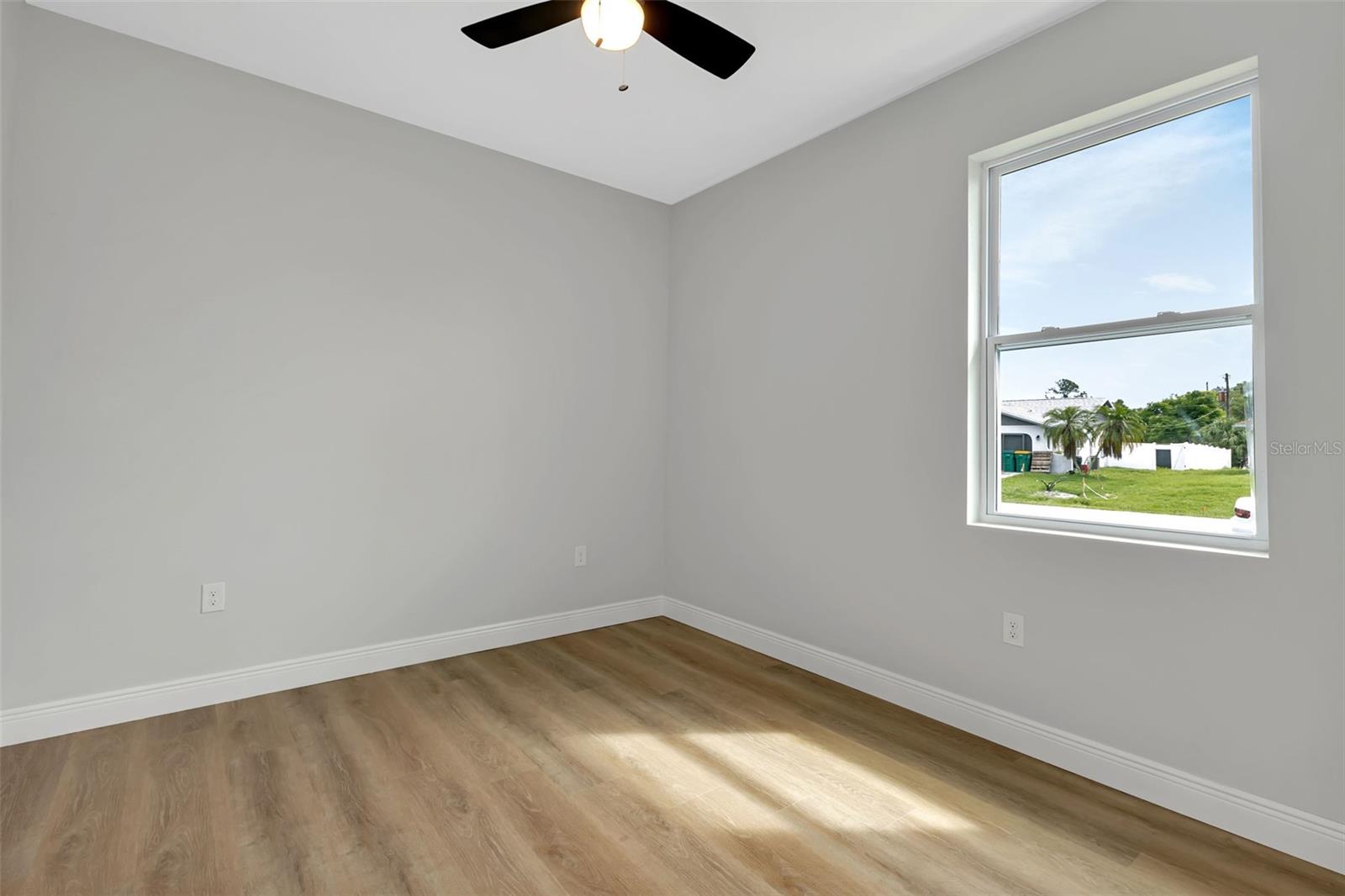 924 TROPICAL AVE NW, PORT CHARLOTTE, FL, 33948