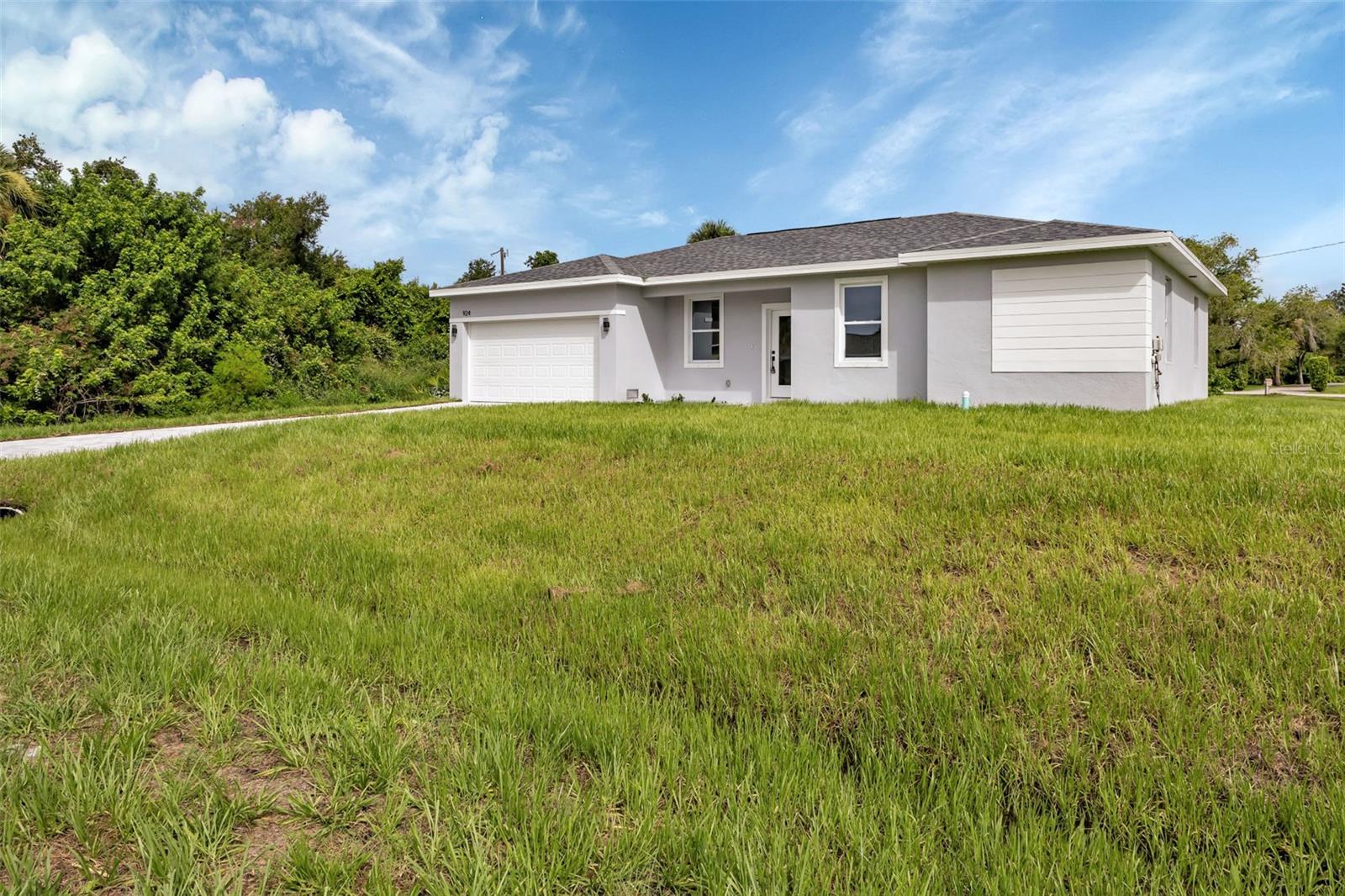 924 TROPICAL AVE NW, PORT CHARLOTTE, FL, 33948