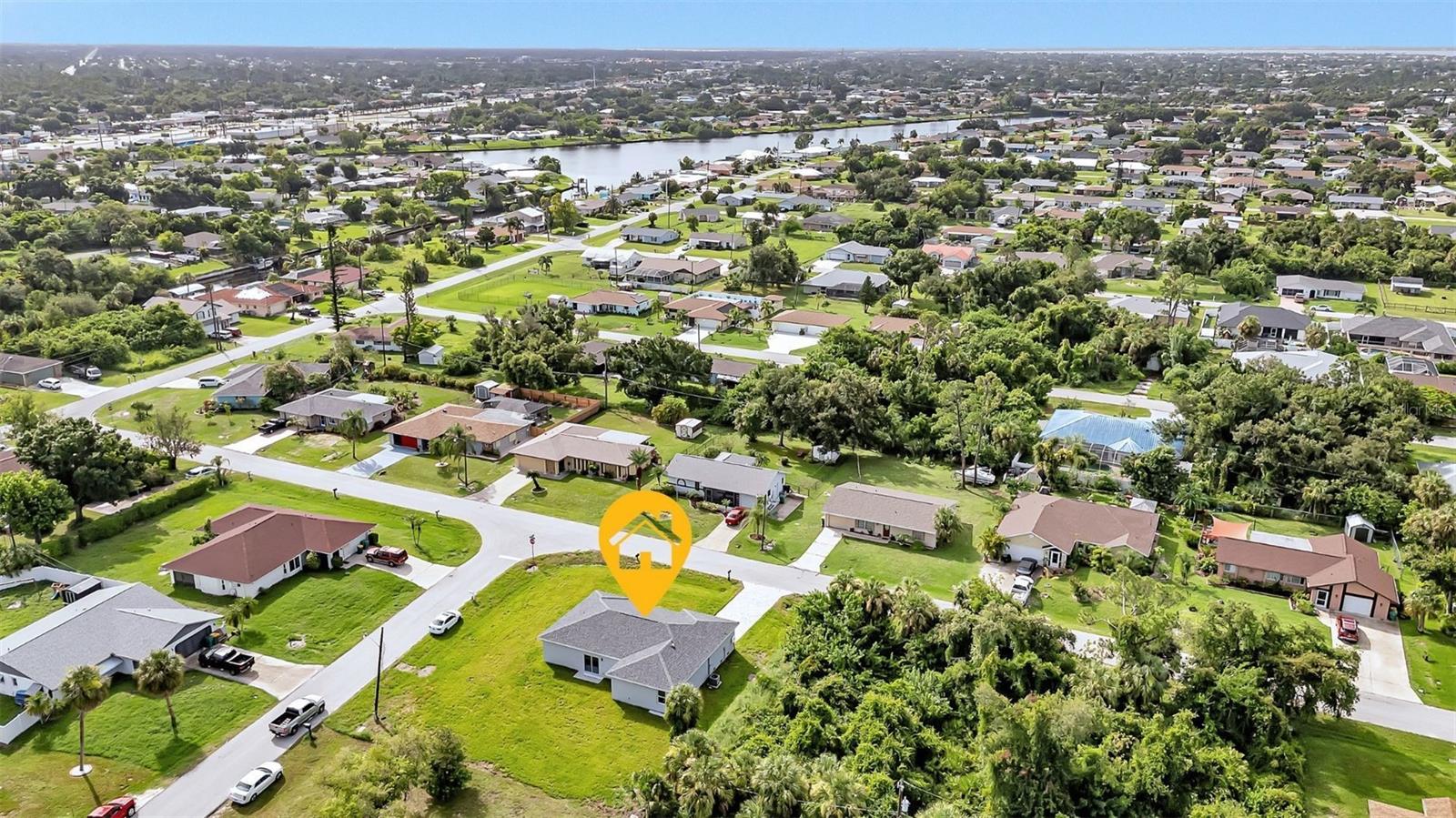 924 TROPICAL AVE NW, PORT CHARLOTTE, FL, 33948