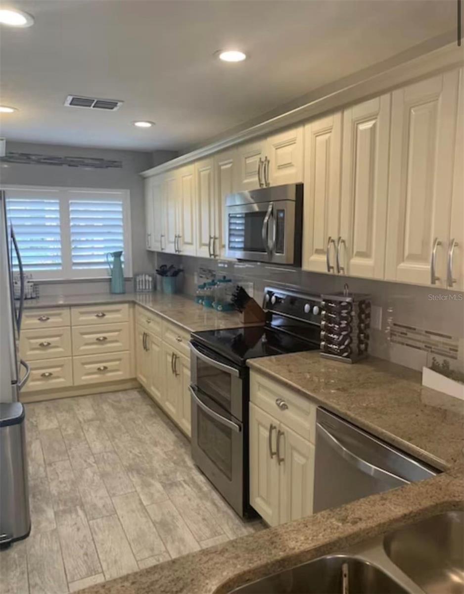 1028 APOLLO BEACH BLVD #110, APOLLO BEACH, FL, 33572
