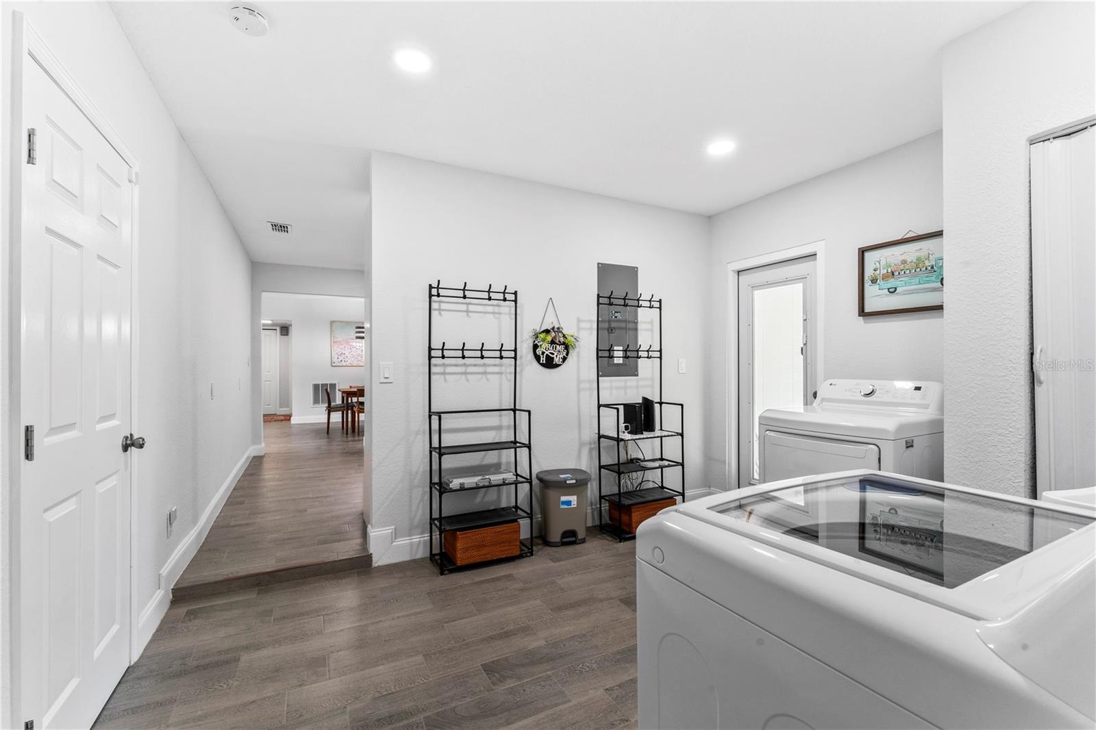 949 LAKE DR, DUNEDIN, FL, 34698