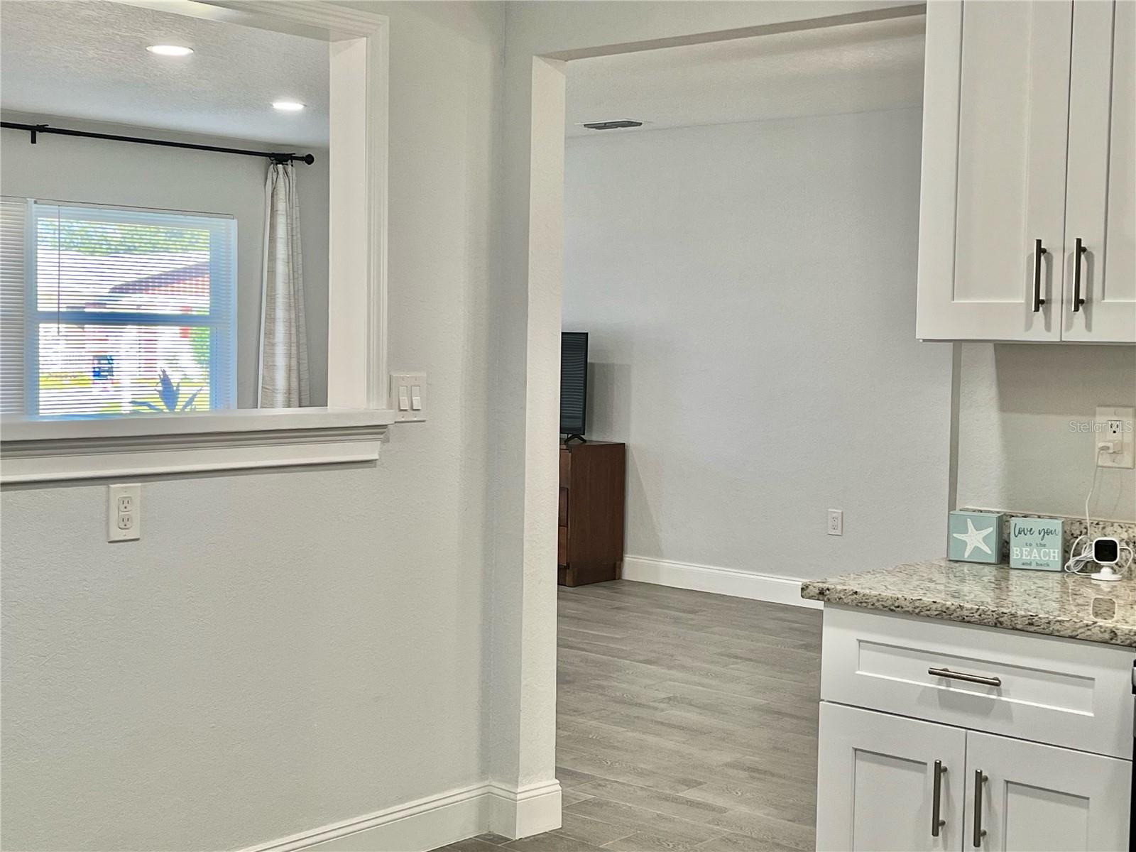 949 LAKE DR, DUNEDIN, FL, 34698