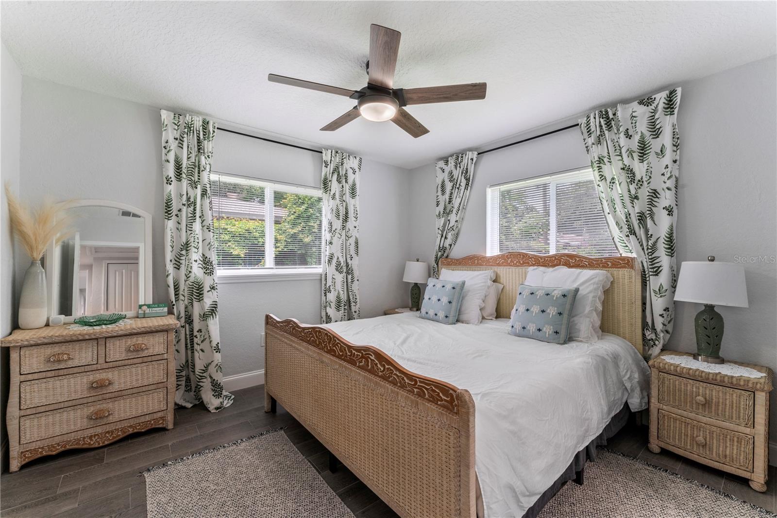 949 LAKE DR, DUNEDIN, FL, 34698
