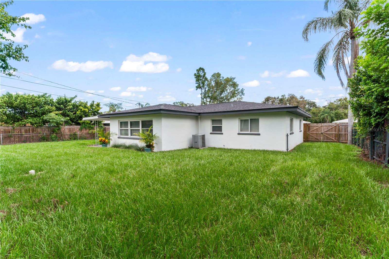 949 LAKE DR, DUNEDIN, FL, 34698