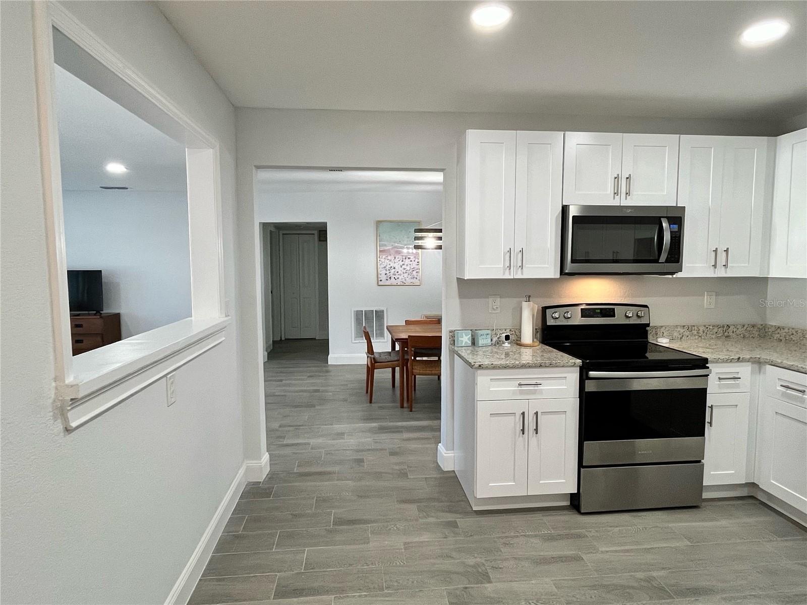 949 LAKE DR, DUNEDIN, FL, 34698