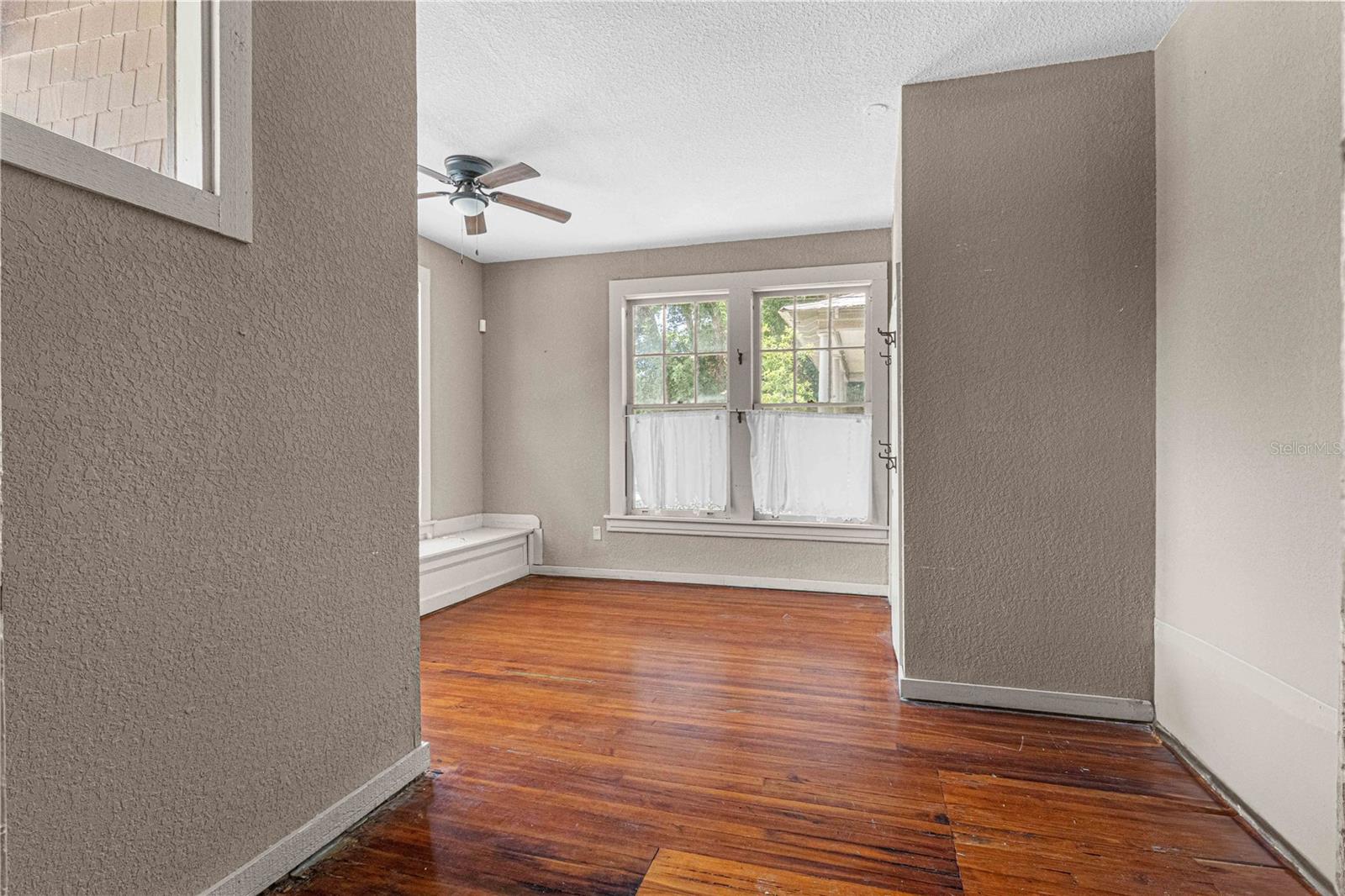 118 NE TUSCAWILLA AVE, OCALA, FL, 34470