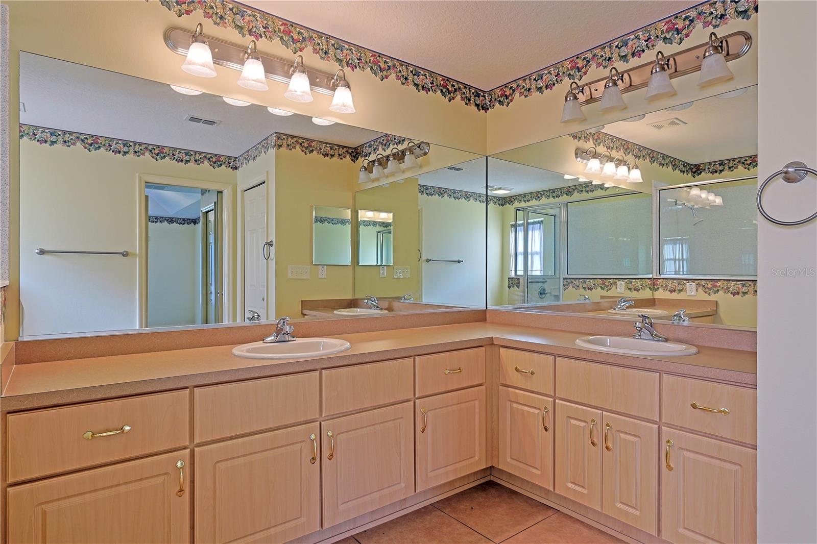 352 MARION OAKS LN, OCALA, FL, 34473