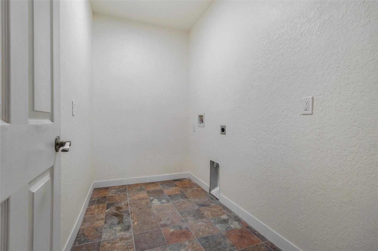 13832 BAY LAKE RD, GROVELAND, FL, 34736