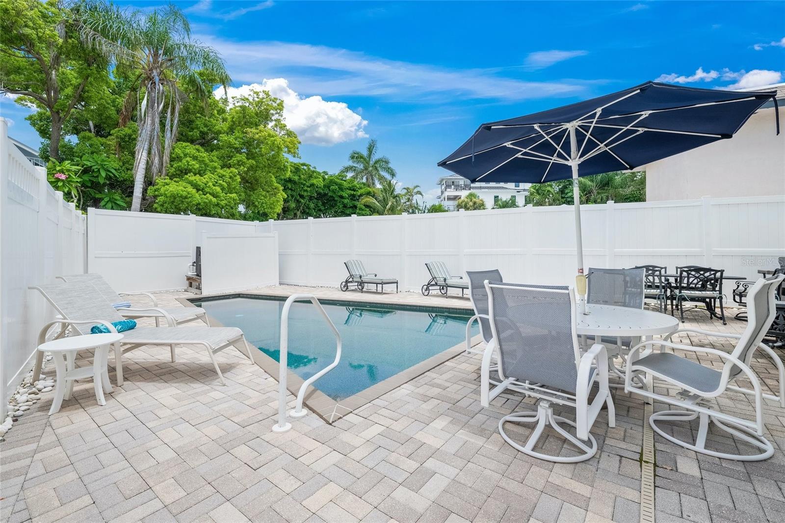 100 COLUMBUS BLVD, SARASOTA, FL, 34242