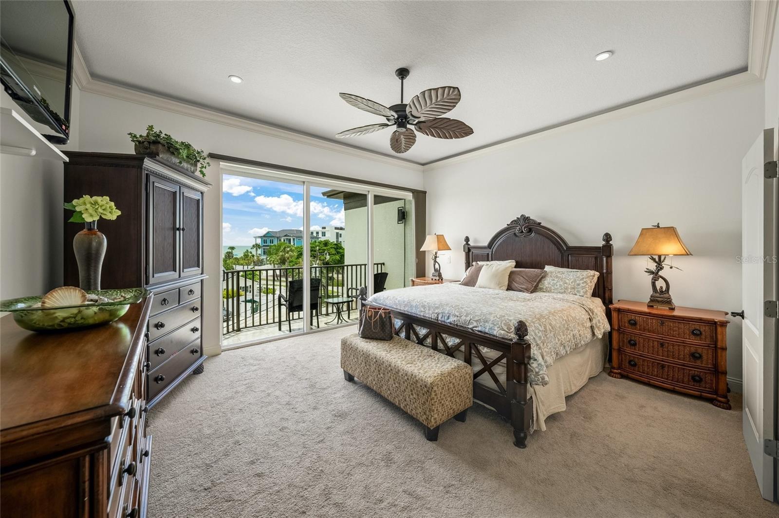 100 COLUMBUS BLVD, SARASOTA, FL, 34242