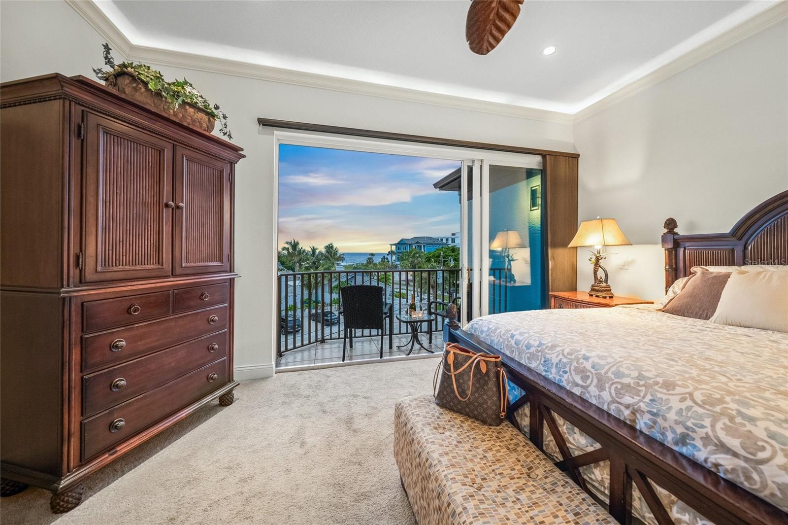 100 COLUMBUS BLVD, SARASOTA, FL, 34242